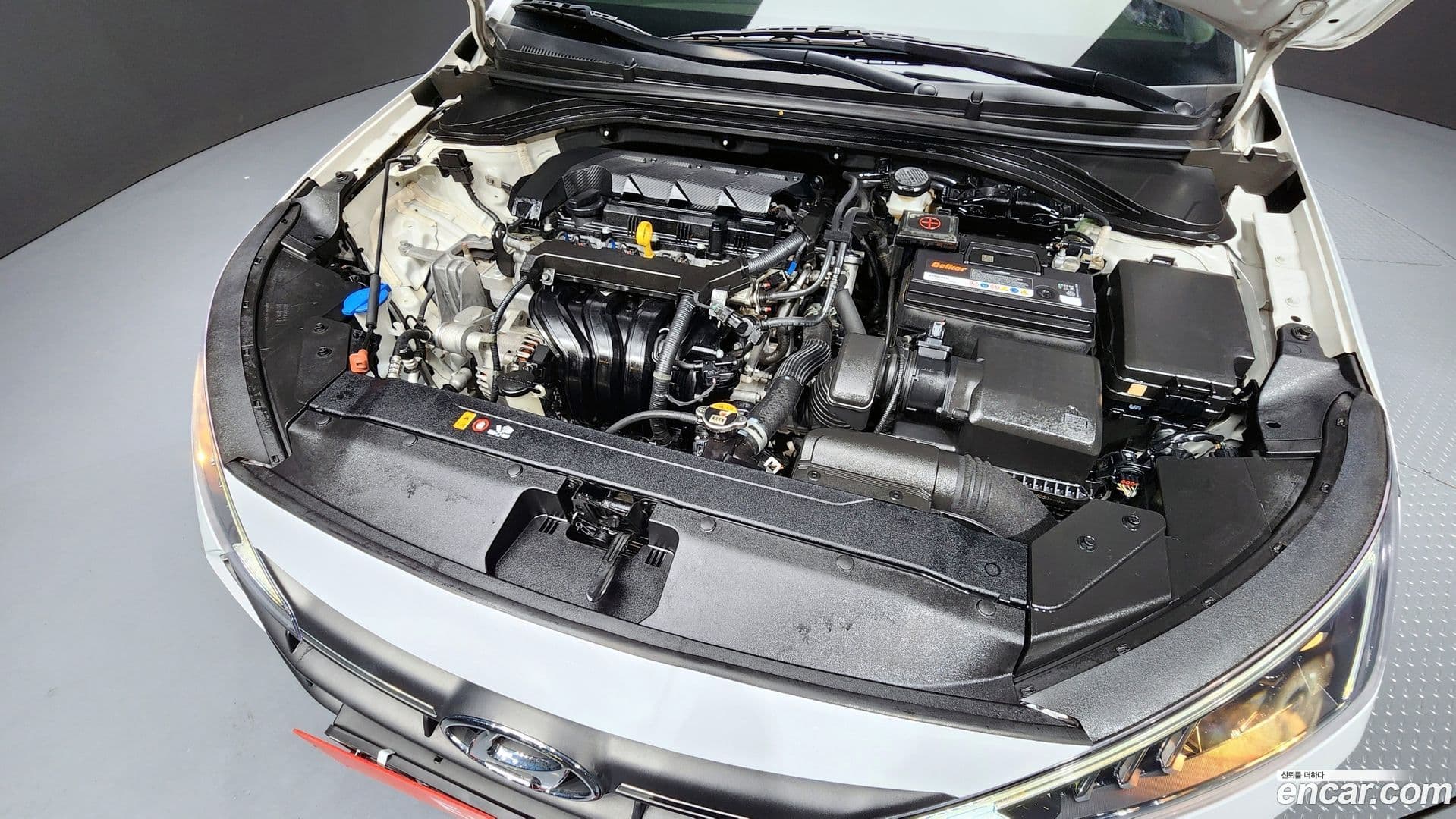 Main__Slider__Photo:AVANTE Hyundai 2019.3-5