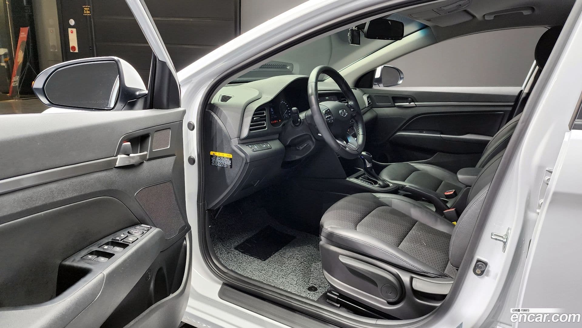 Main__Slider__Photo:AVANTE Hyundai 2019.3-10