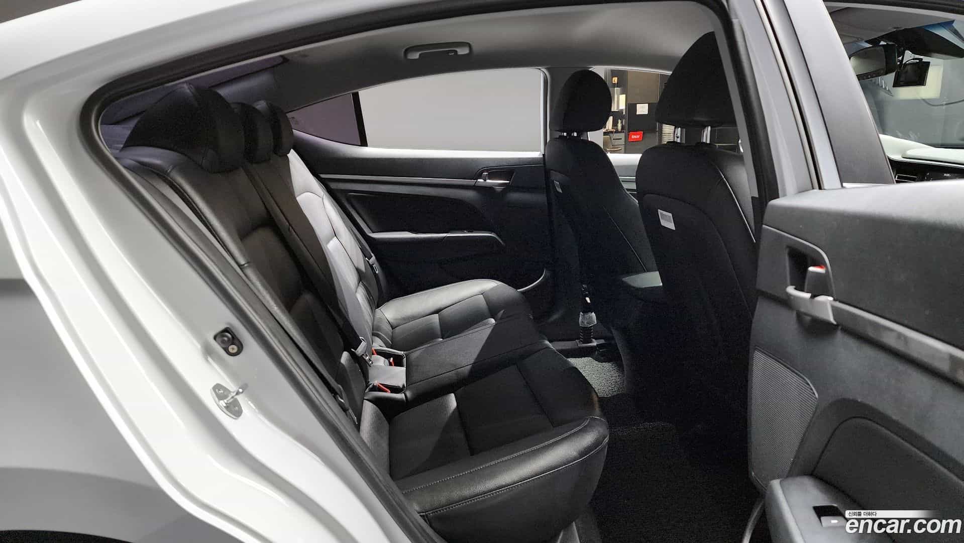 AVANTE Hyundai 2019.3-OPTION-016