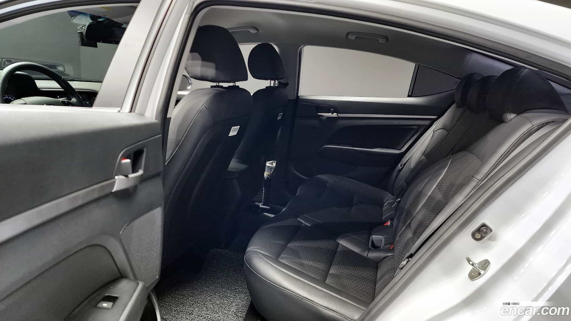 AVANTE Hyundai 2019.3-OPTION-017