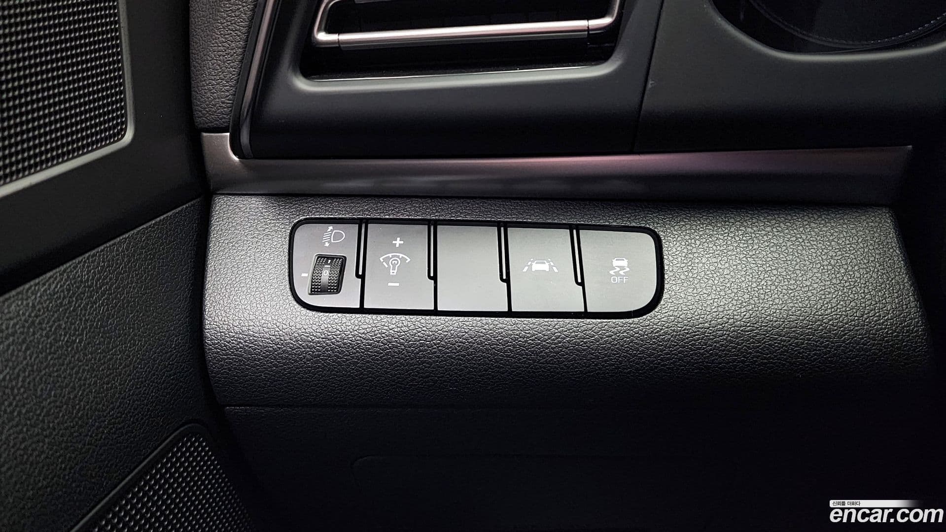 Main__Slider__Photo:AVANTE Hyundai 2019.3-16