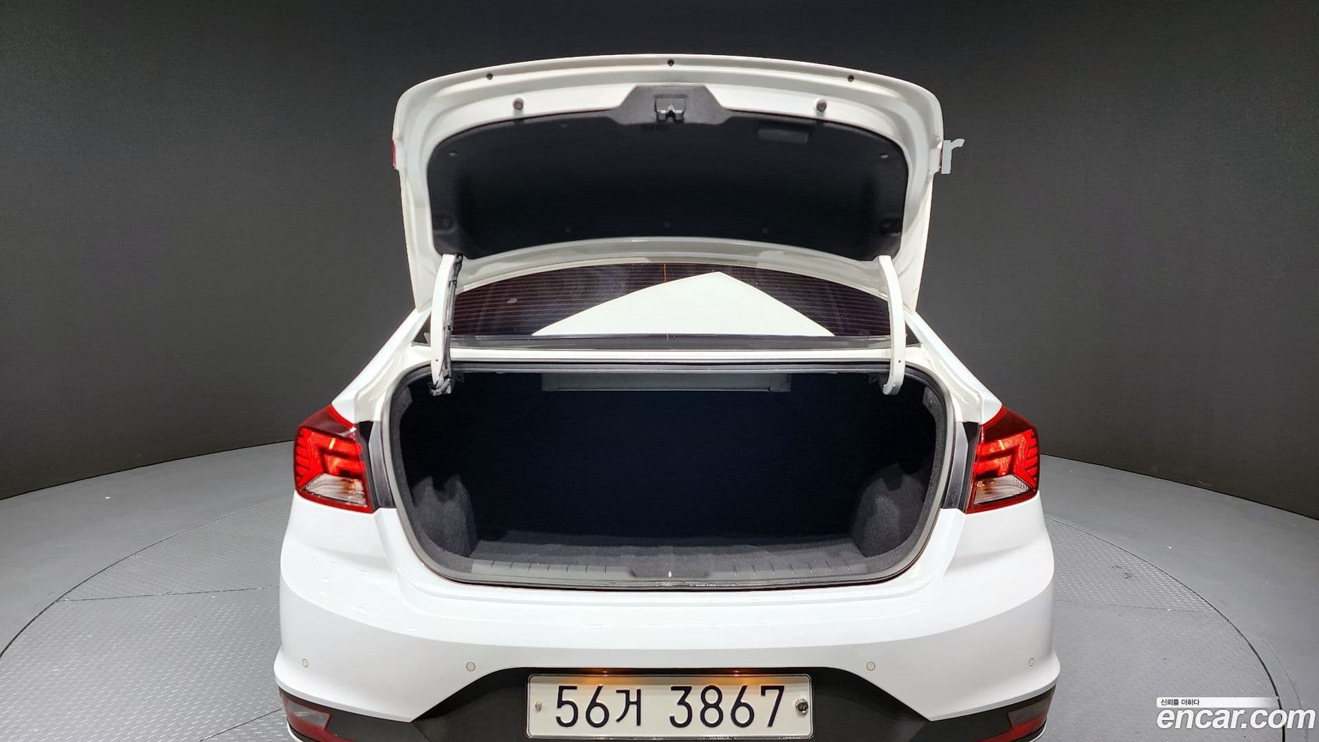 Main__Slider__Photo:AVANTE Hyundai 2019.3-18