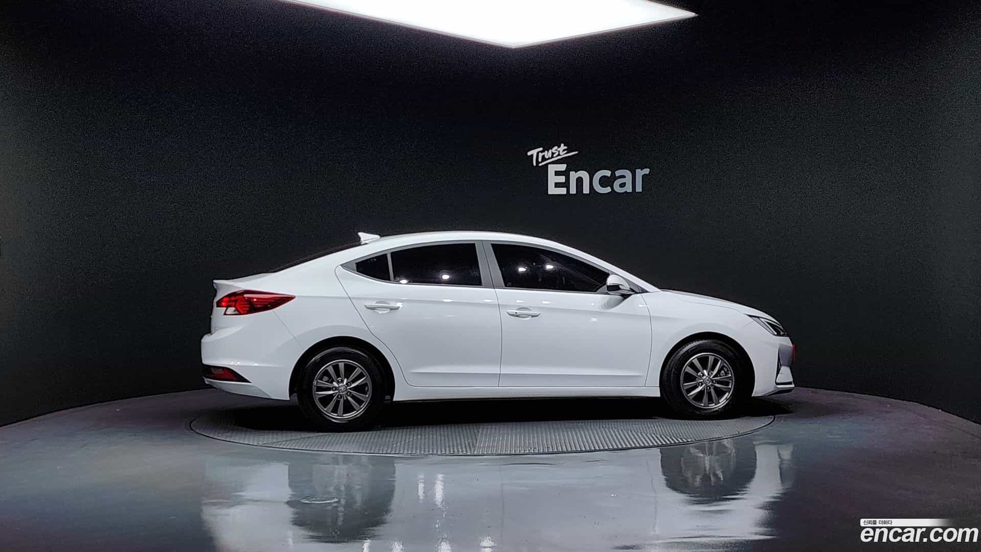 AVANTE Hyundai 2019.3-OPTION-024