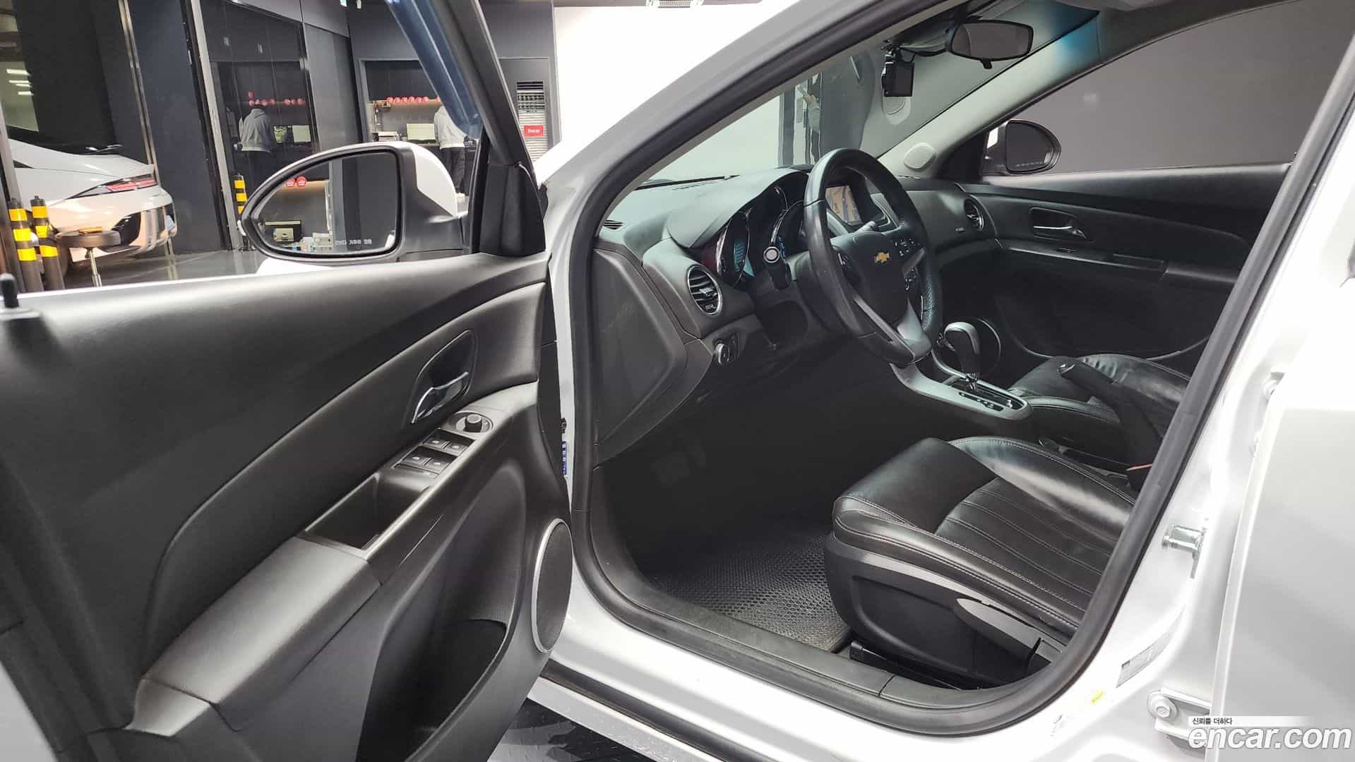 Cruze Chevrolet 2013.11-INNER-010