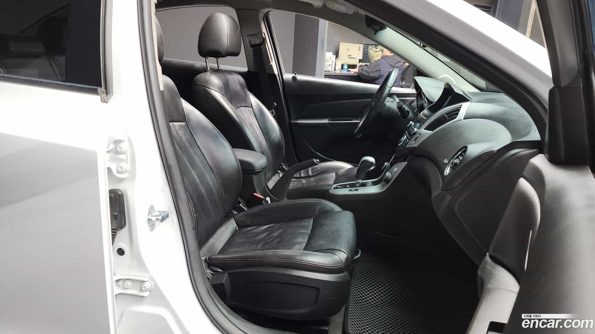 Cruze Chevrolet 2013.11-OPTION-015