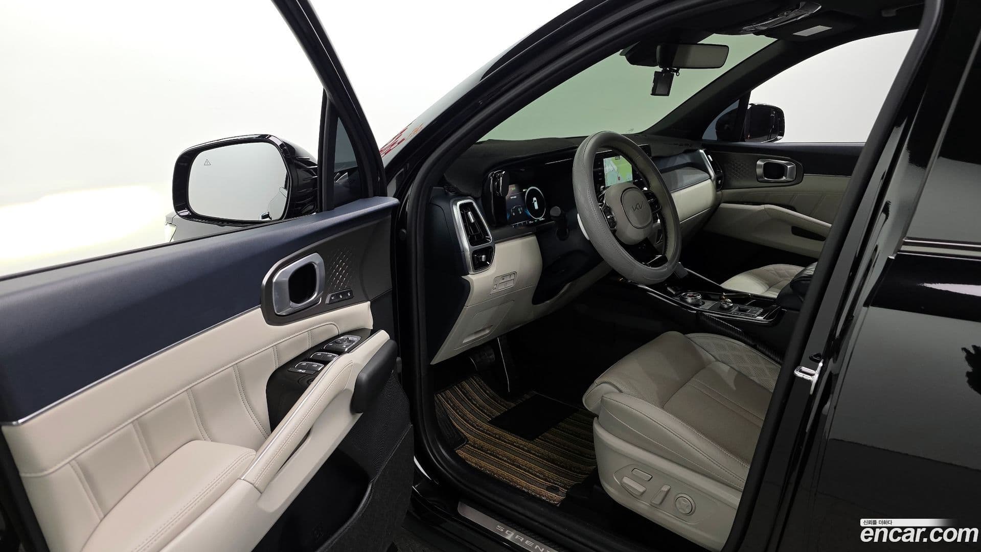 Main__Slider__Photo:Sorento Kia 2021.8-9