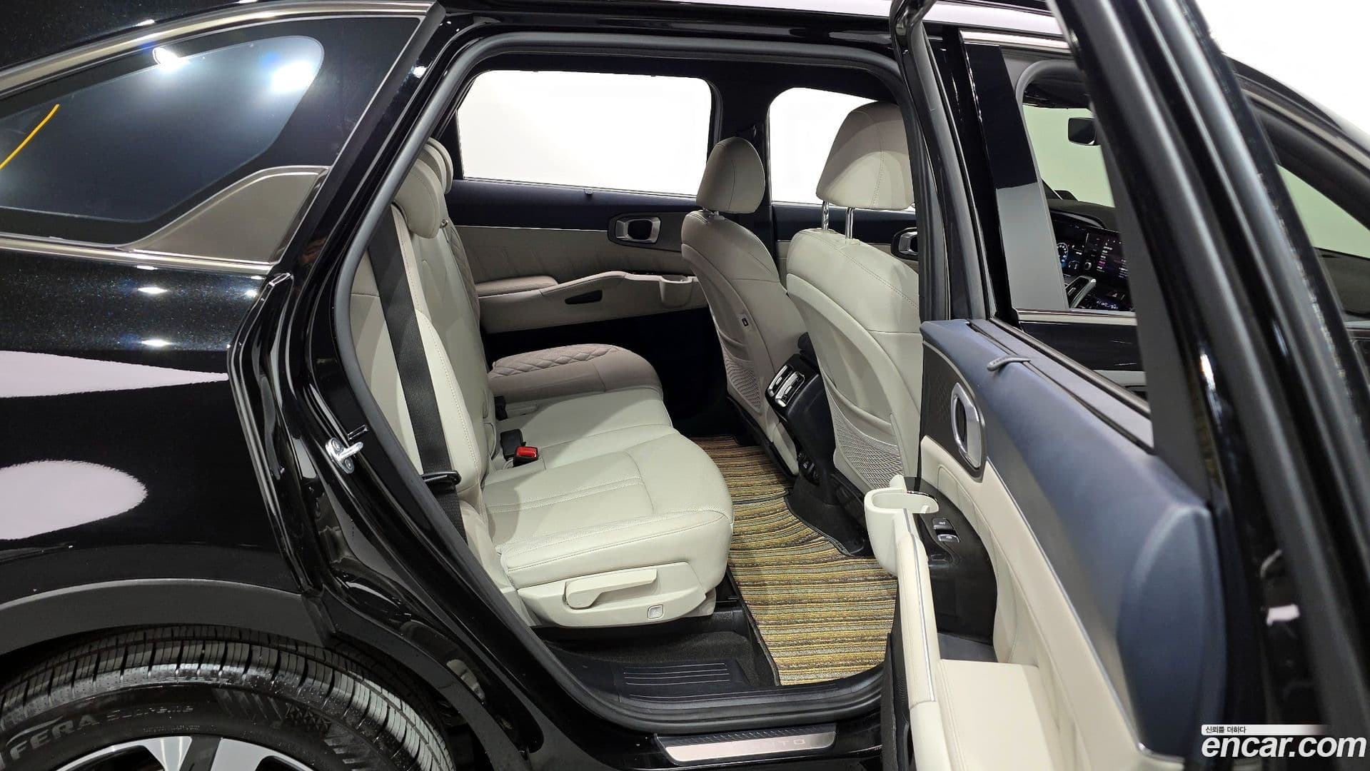 Main__Slider__Photo:Sorento Kia 2021.8-11