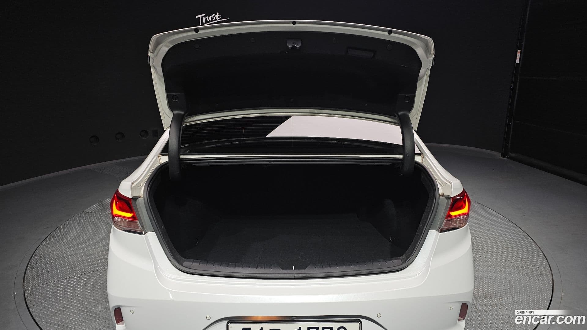 Main__Slider__Photo:Sonata Hyundai 2017.4-19