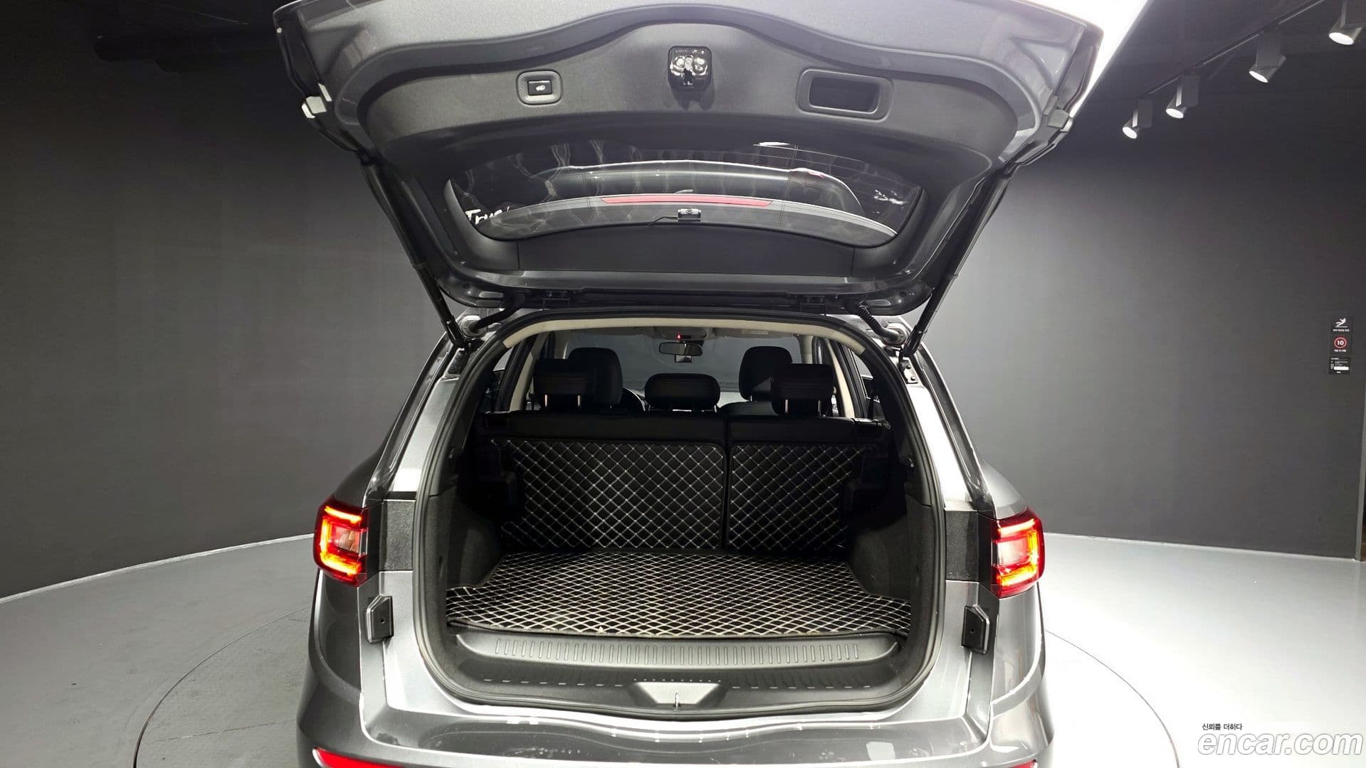 Main__Slider__Photo:QM6 Renault Korea 2021.3-19