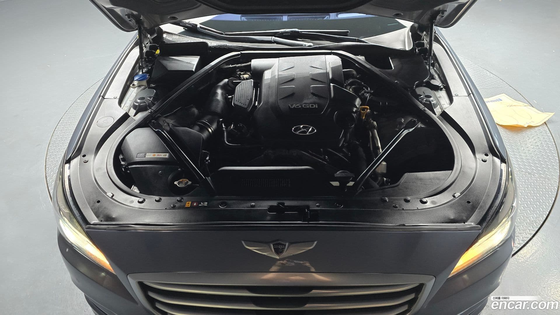 Main__Slider__Photo:Genesis Hyundai 2015.3-5