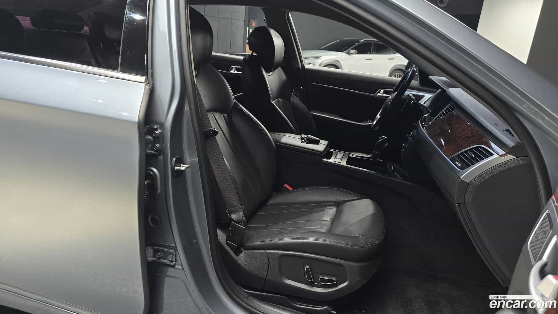 Genesis Hyundai 2015.3-INNER-010