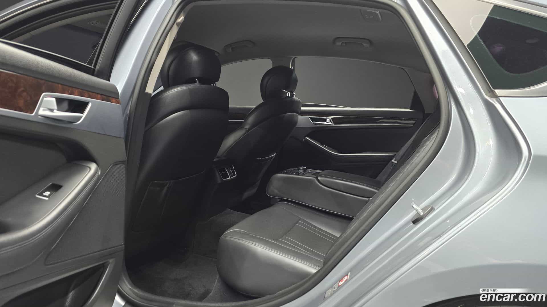 Genesis Hyundai 2015.3-OPTION-016