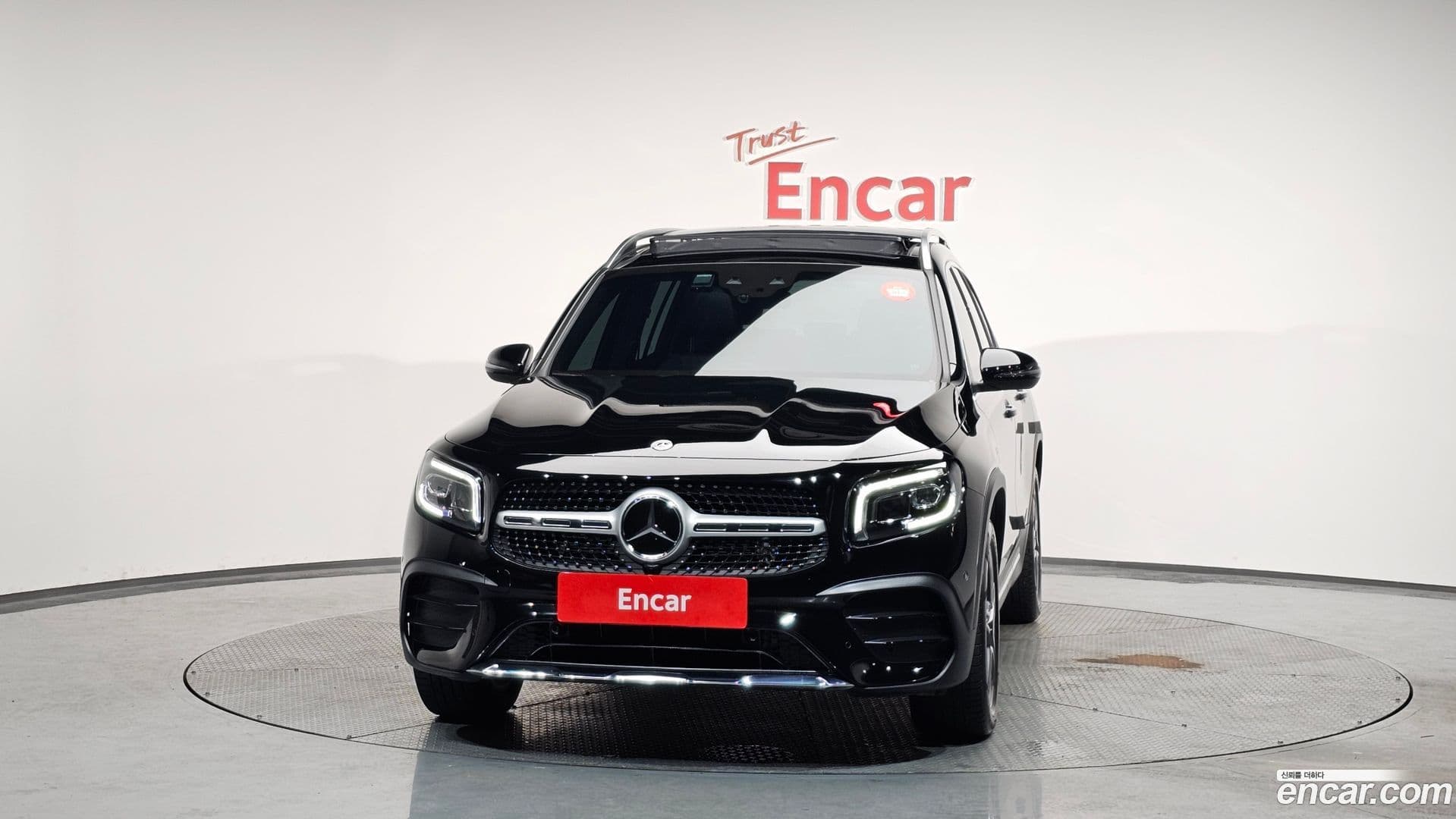 Main__Slider__Photo:GLB-Class Mercedes-Benz 2022.11-2