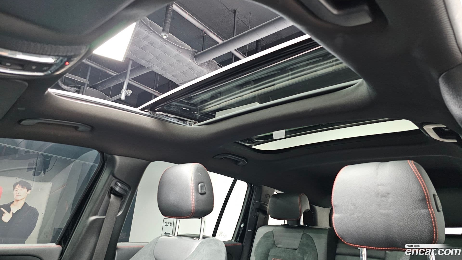 Main__Slider__Photo:GLB-Class Mercedes-Benz 2022.11-18