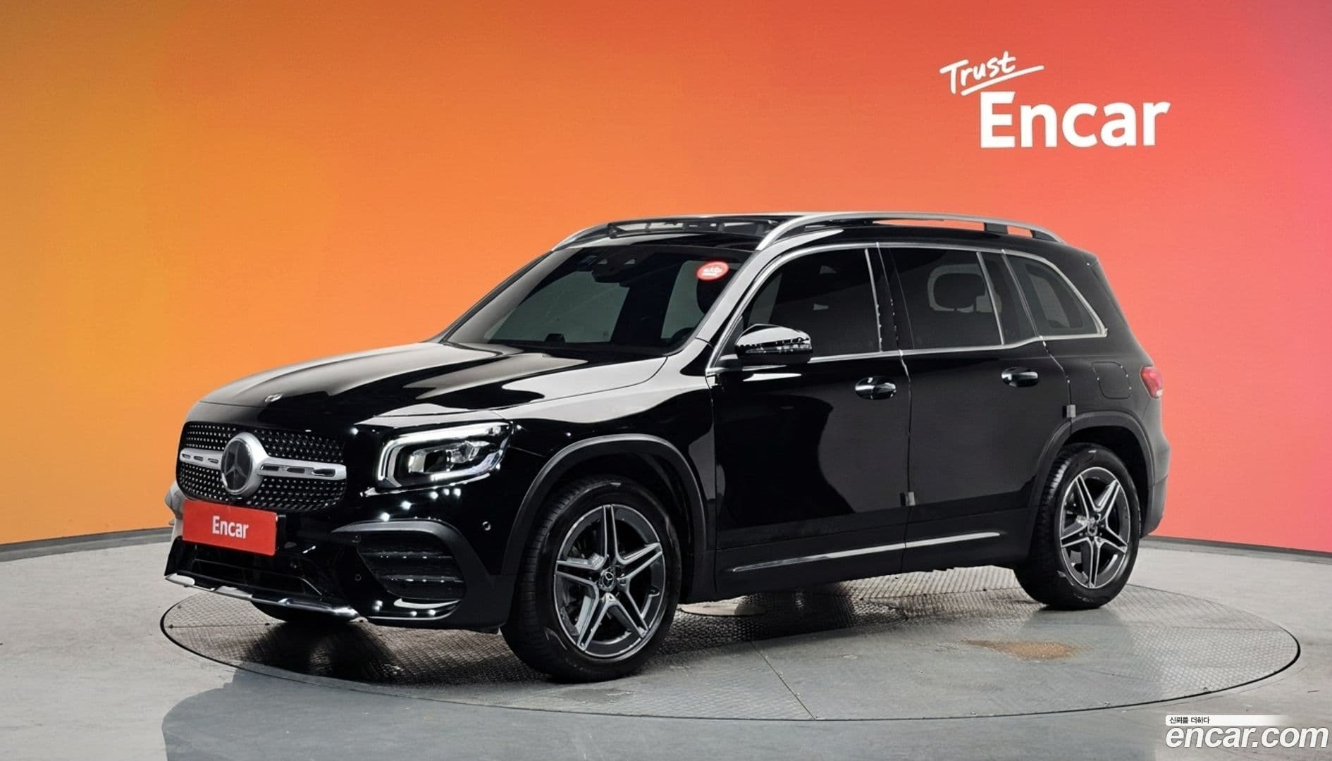 Main__Slider__Photo:GLB-Class Mercedes-Benz 2022.11-0