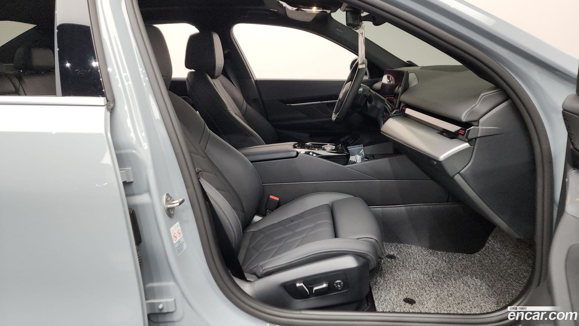 Main__Slider__Photo:5-Series BMW 2024.3-10