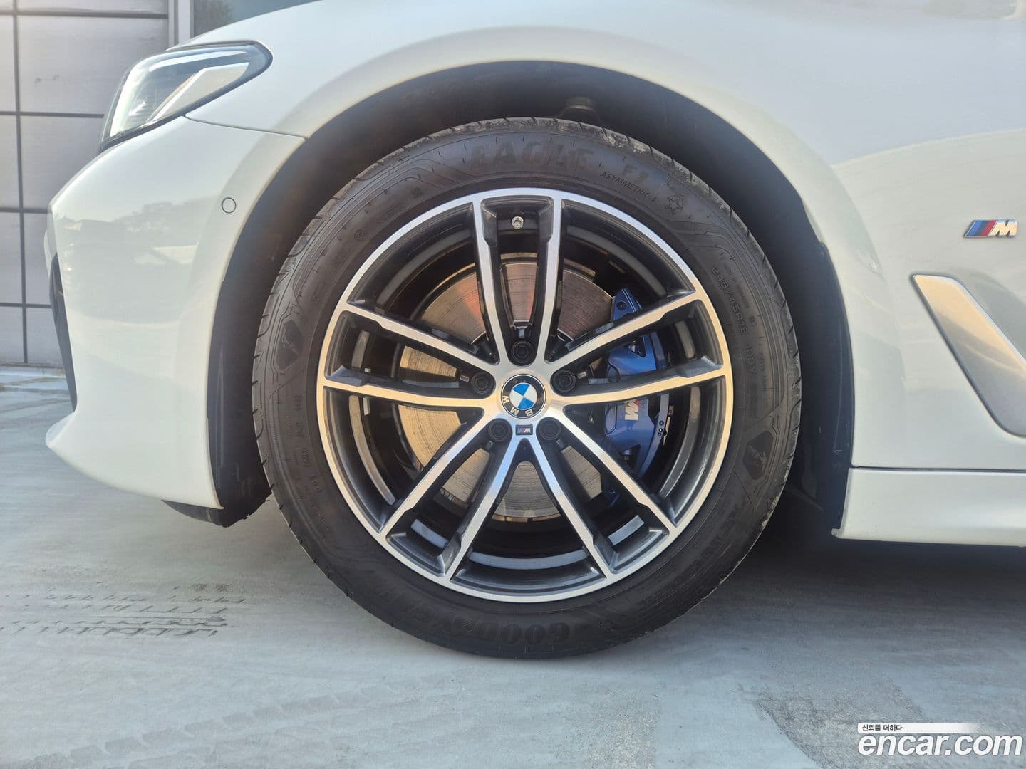 Main__Slider__Photo:5-Series BMW 2023.1-4