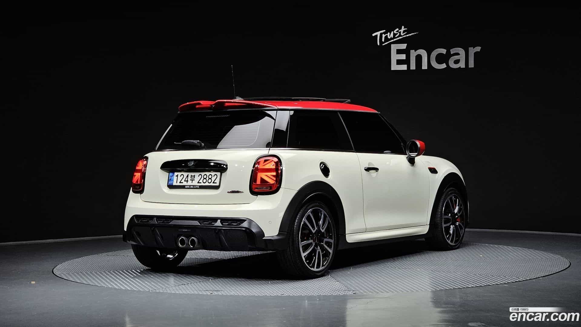 Cooper Mini 2022.4-OUTER-002