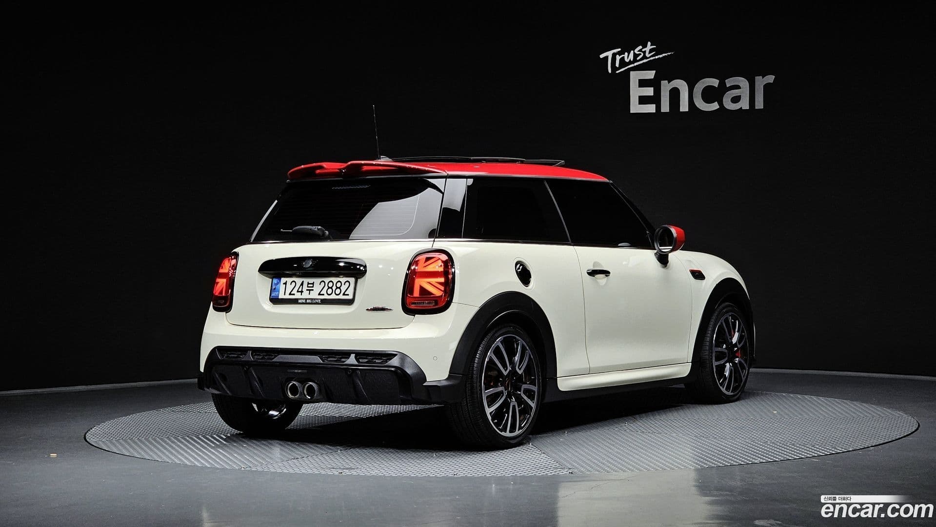 Main__Slider__Photo:Cooper Mini 2022.4-1