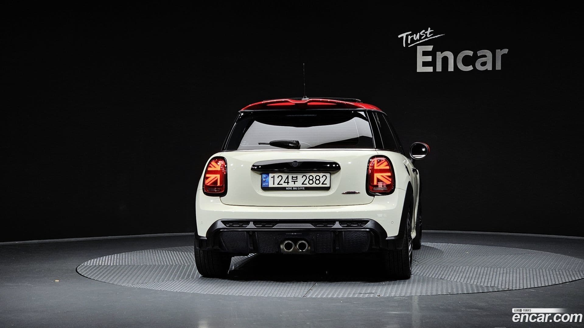 Main__Slider__Photo:Cooper Mini 2022.4-3