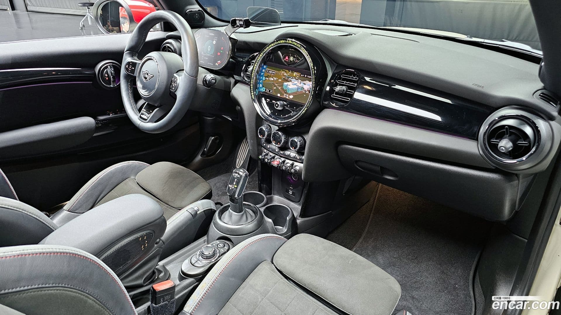 Main__Slider__Photo:Cooper Mini 2022.4-6