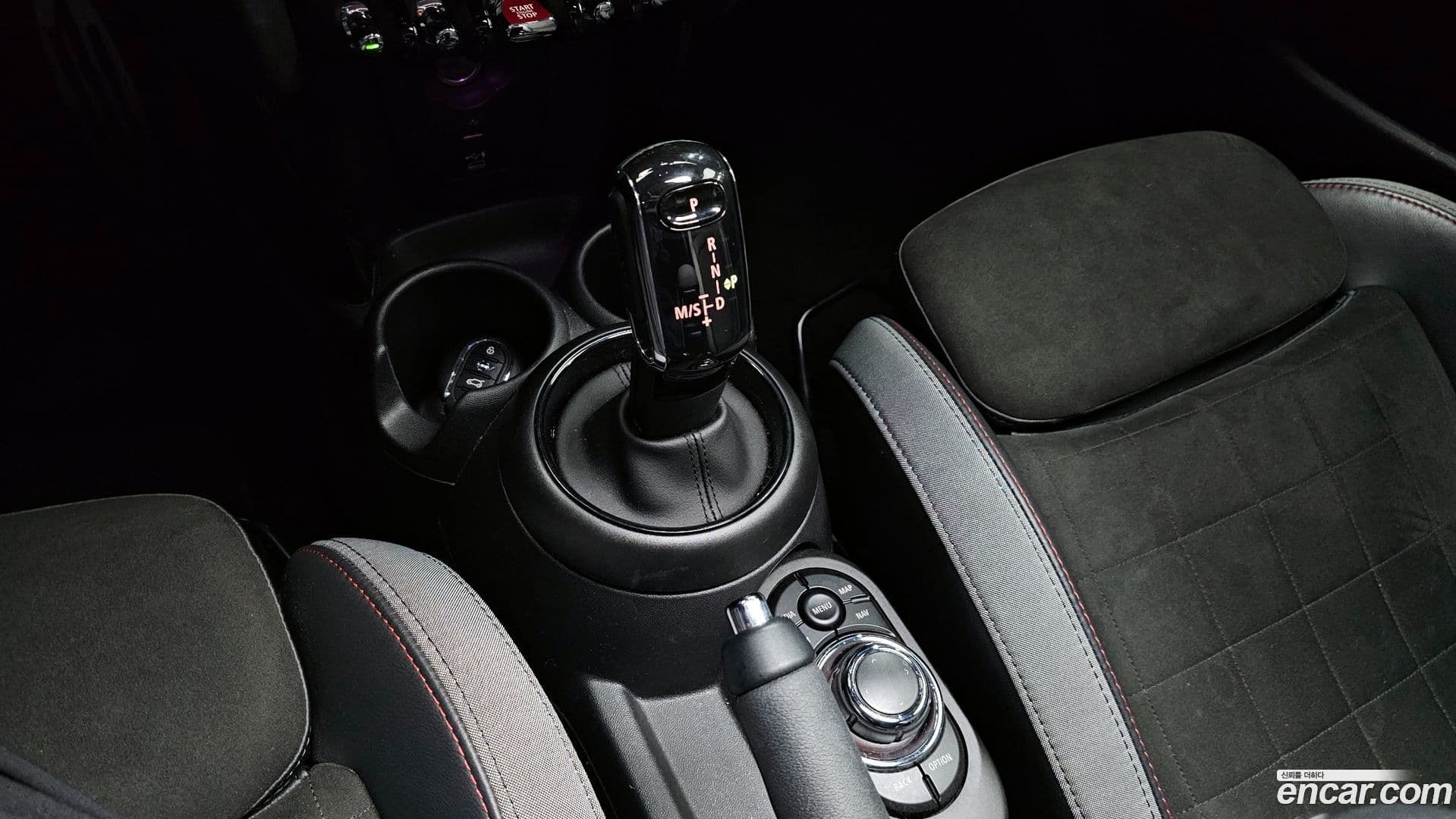 Main__Slider__Photo:Cooper Mini 2022.4-8