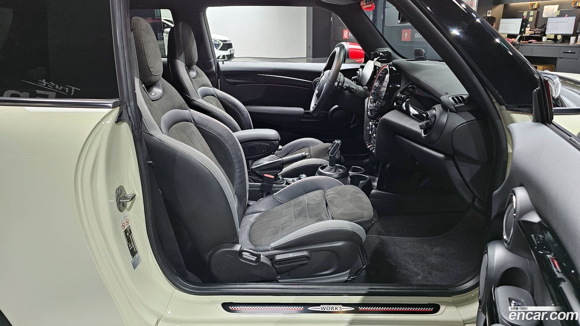 Main__Slider__Photo:Cooper Mini 2022.4-9