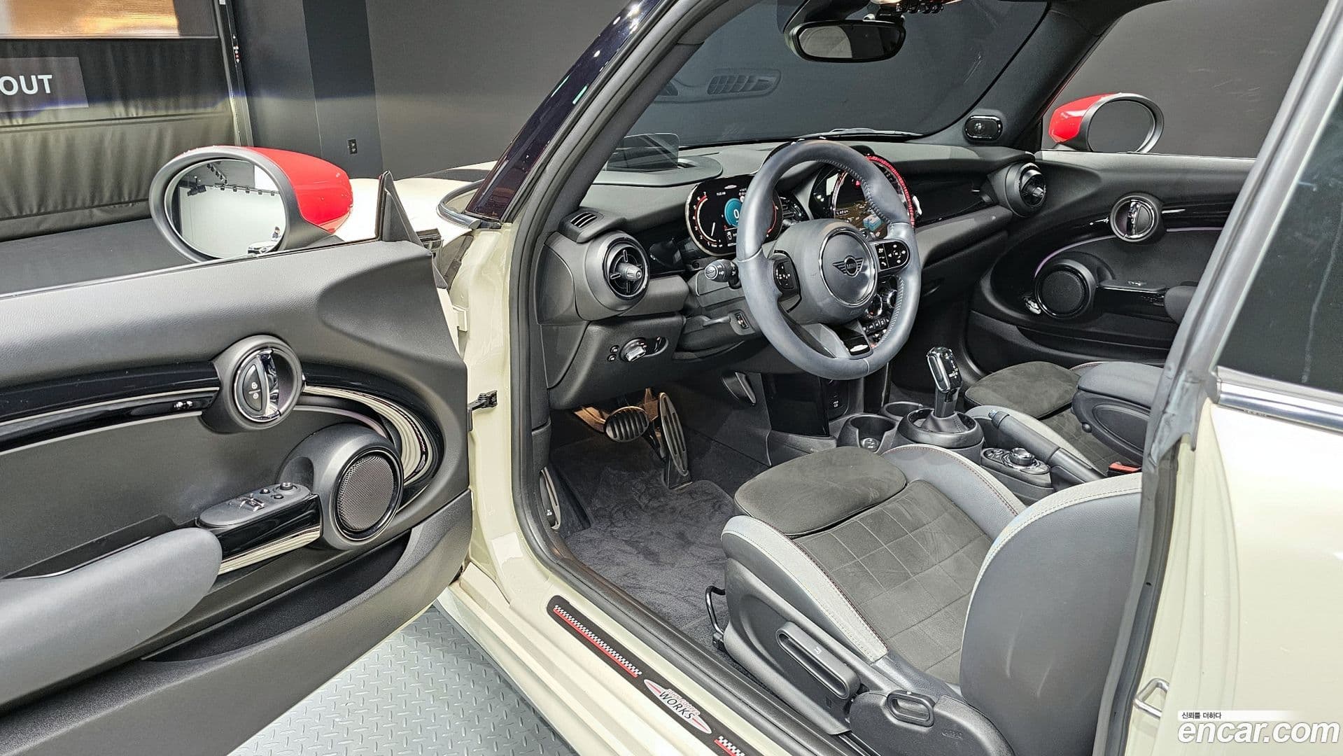 Main__Slider__Photo:Cooper Mini 2022.4-10