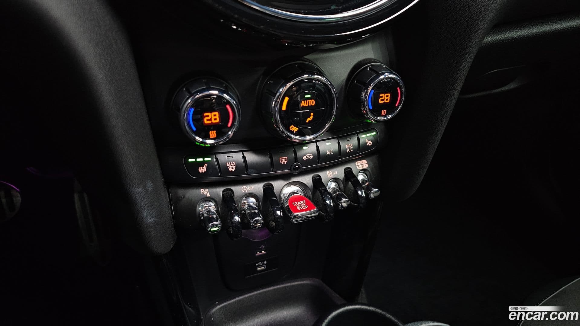 Main__Slider__Photo:Cooper Mini 2022.4-16