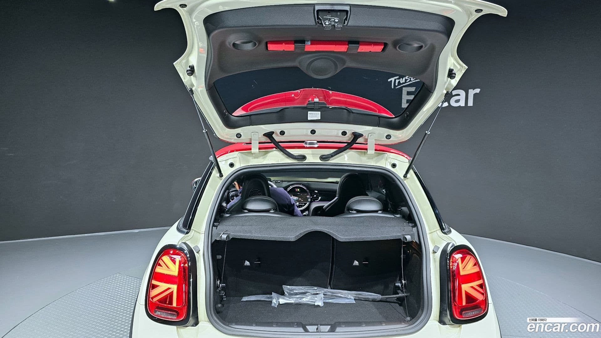 Main__Slider__Photo:Cooper Mini 2022.4-19