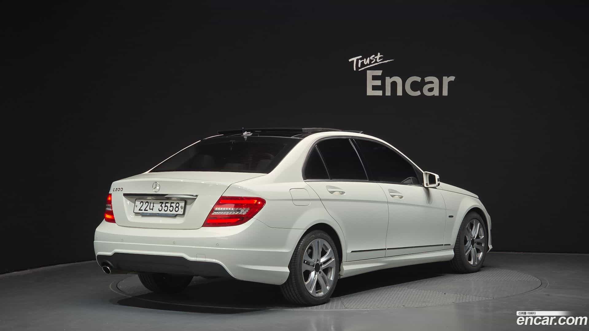 C-Class Mercedes-Benz 2011.6-OUTER-002