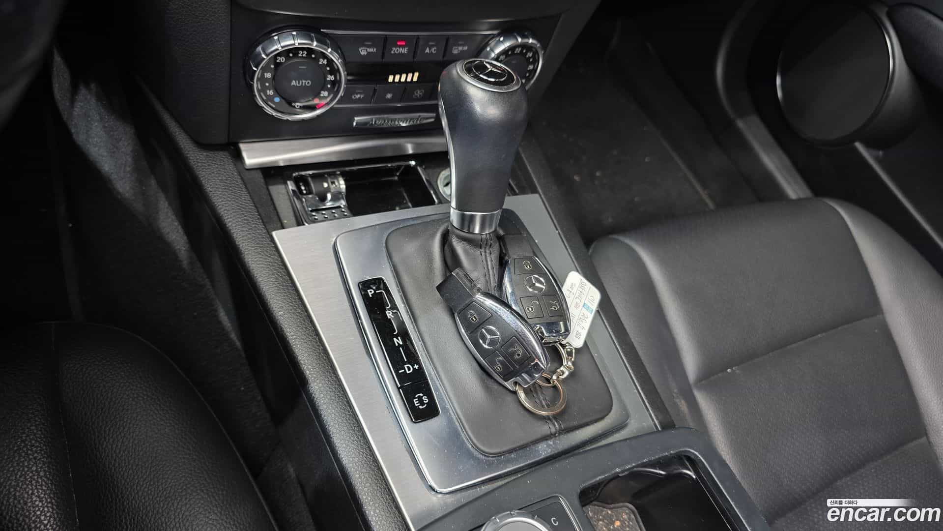 C-Class Mercedes-Benz 2011.6-INNER-009