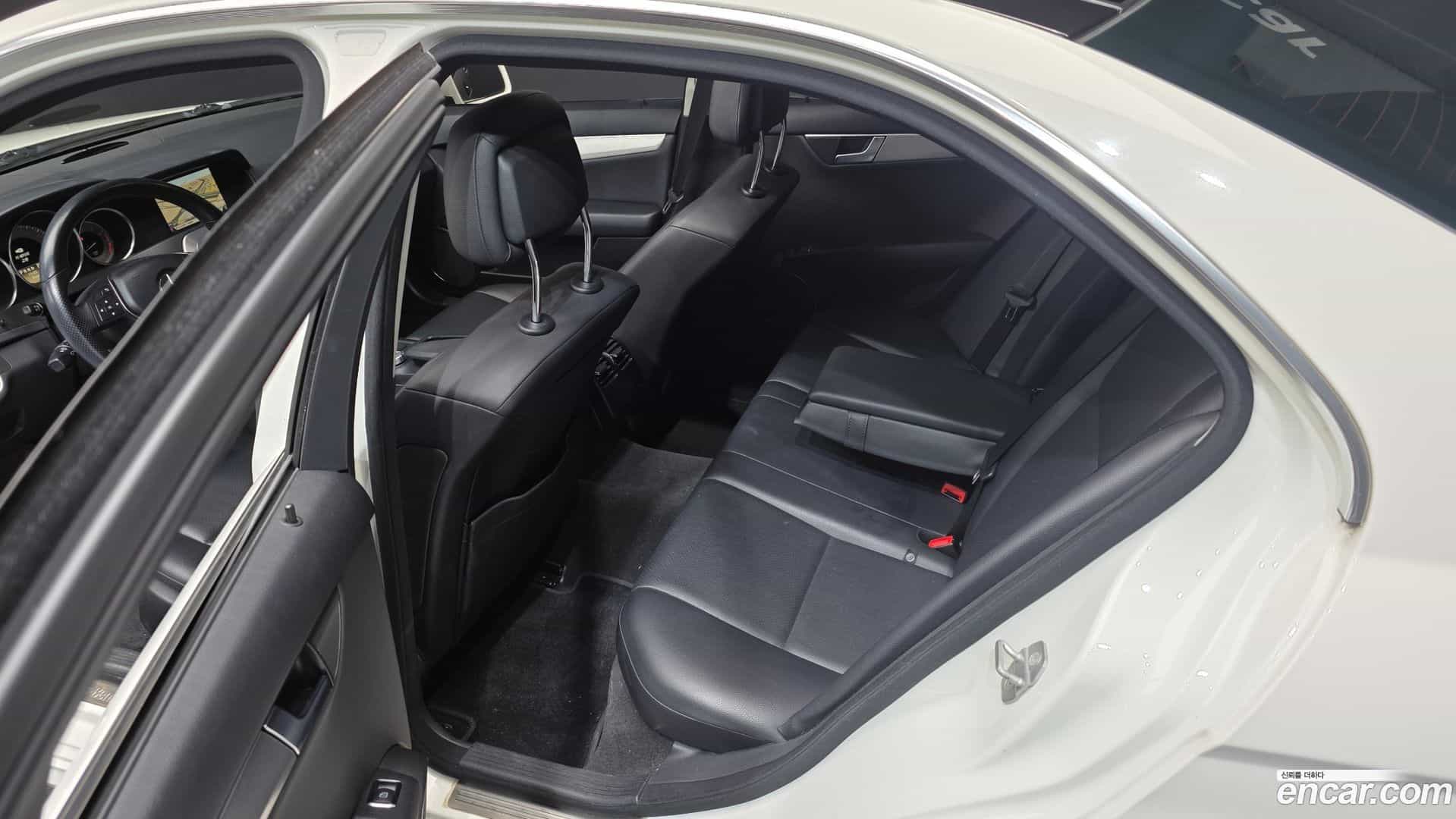 C-Class Mercedes-Benz 2011.6-OPTION-015