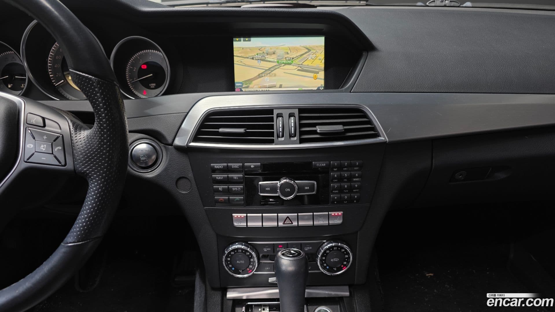 Main__Slider__Photo:C-Class Mercedes-Benz 2011.6-17