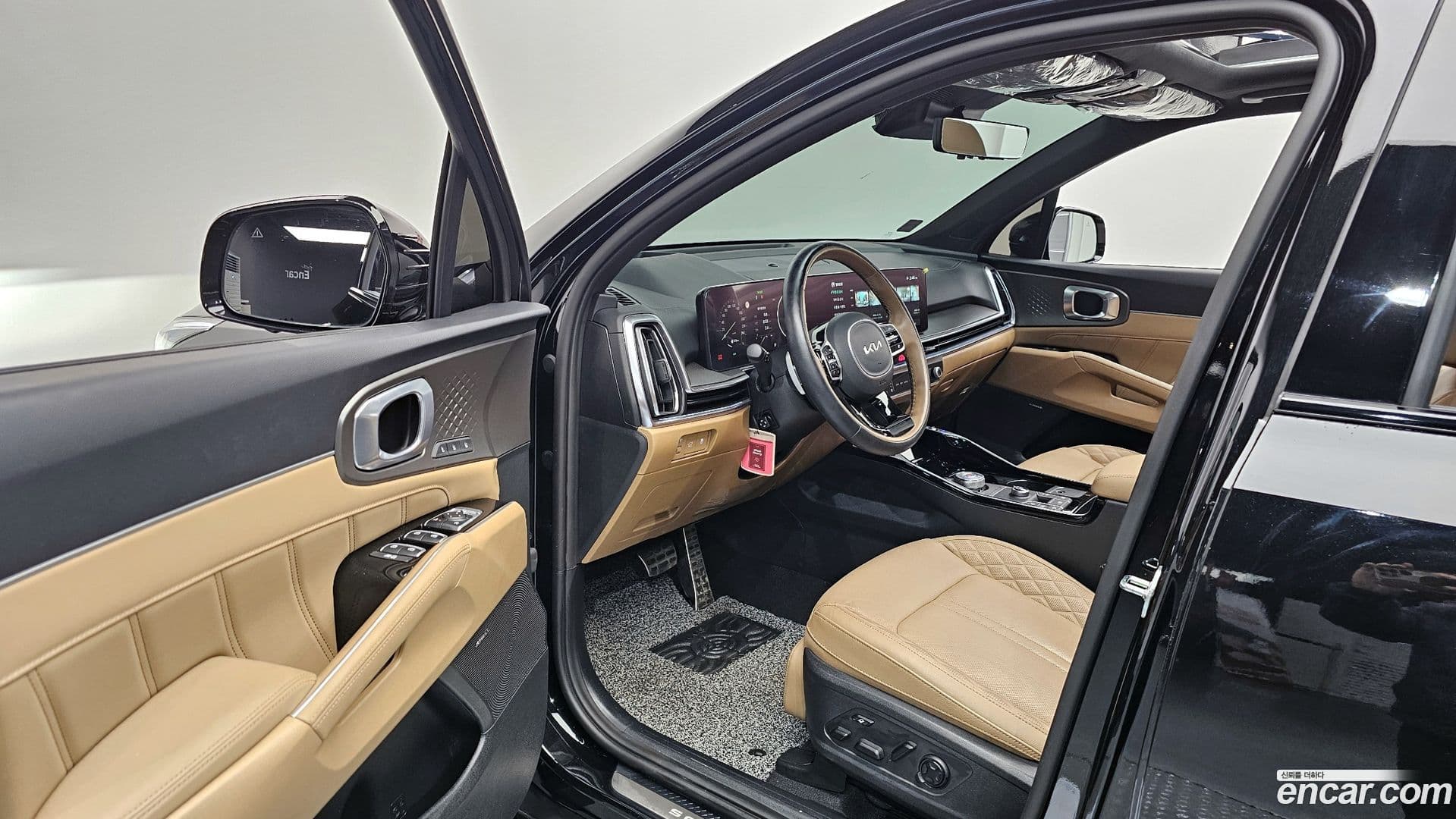 Main__Slider__Photo:Sorento Kia 2023.9-9