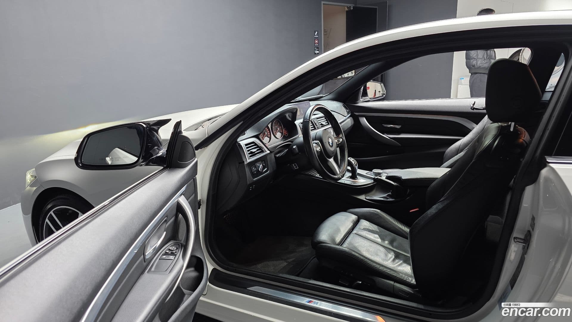 Main__Slider__Photo:4-Series BMW 2018.4-10