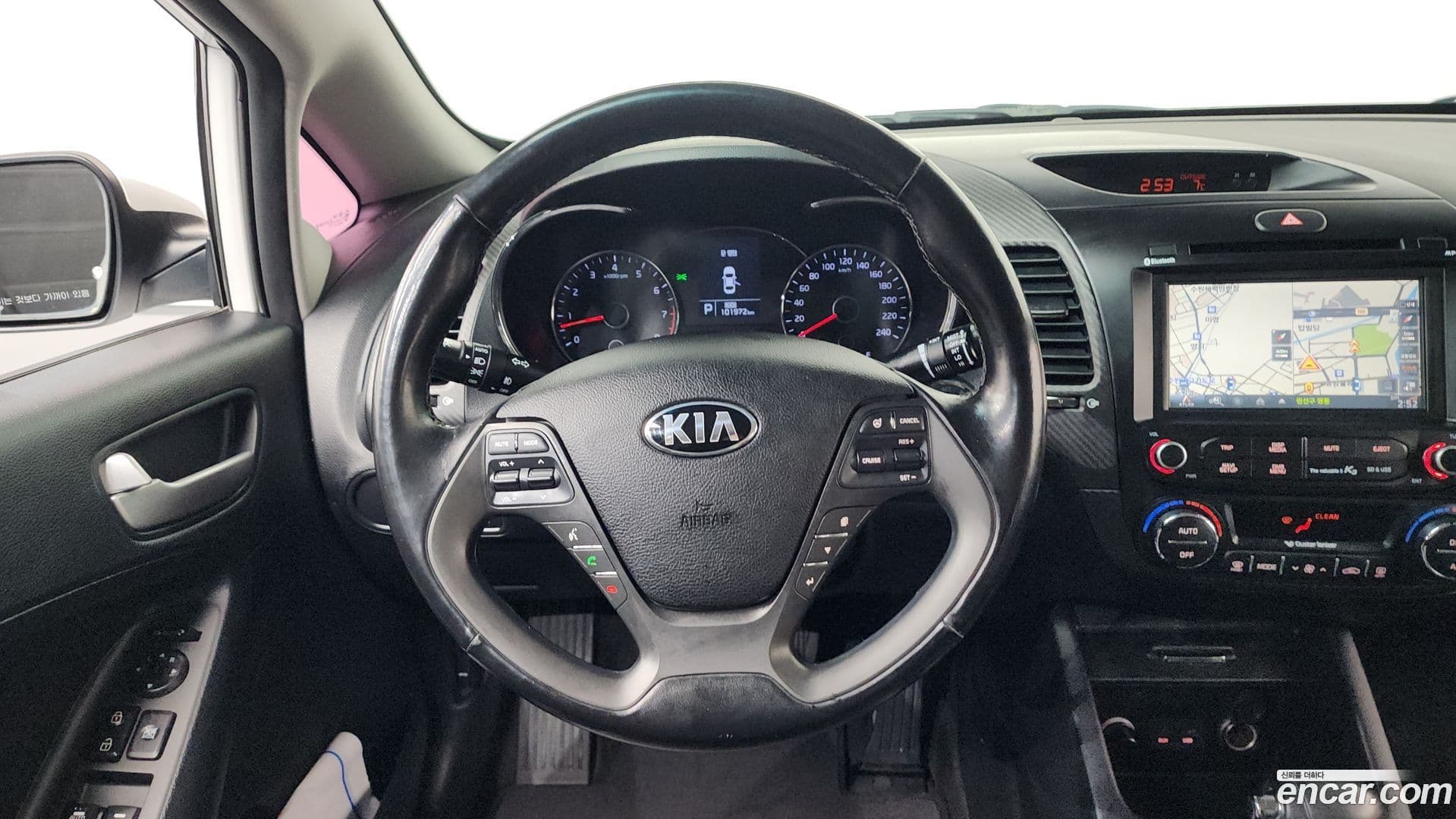 Main__Slider__Photo:K3 Kia 2013.11-12