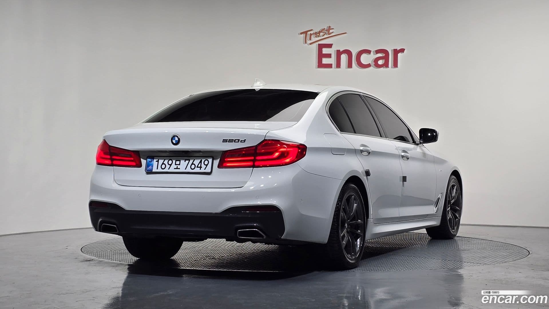 Main__Slider__Photo:5-Series BMW 2019.7-1