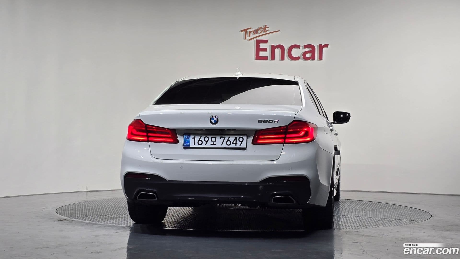 Main__Slider__Photo:5-Series BMW 2019.7-3