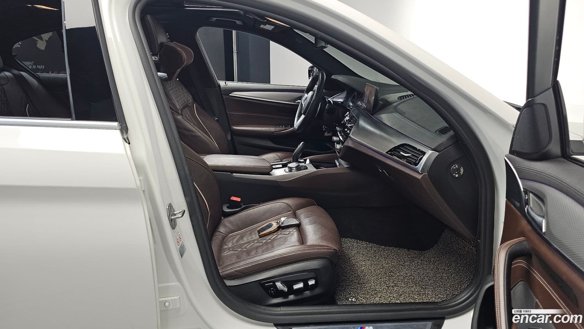 Main__Slider__Photo:5-Series BMW 2019.7-10