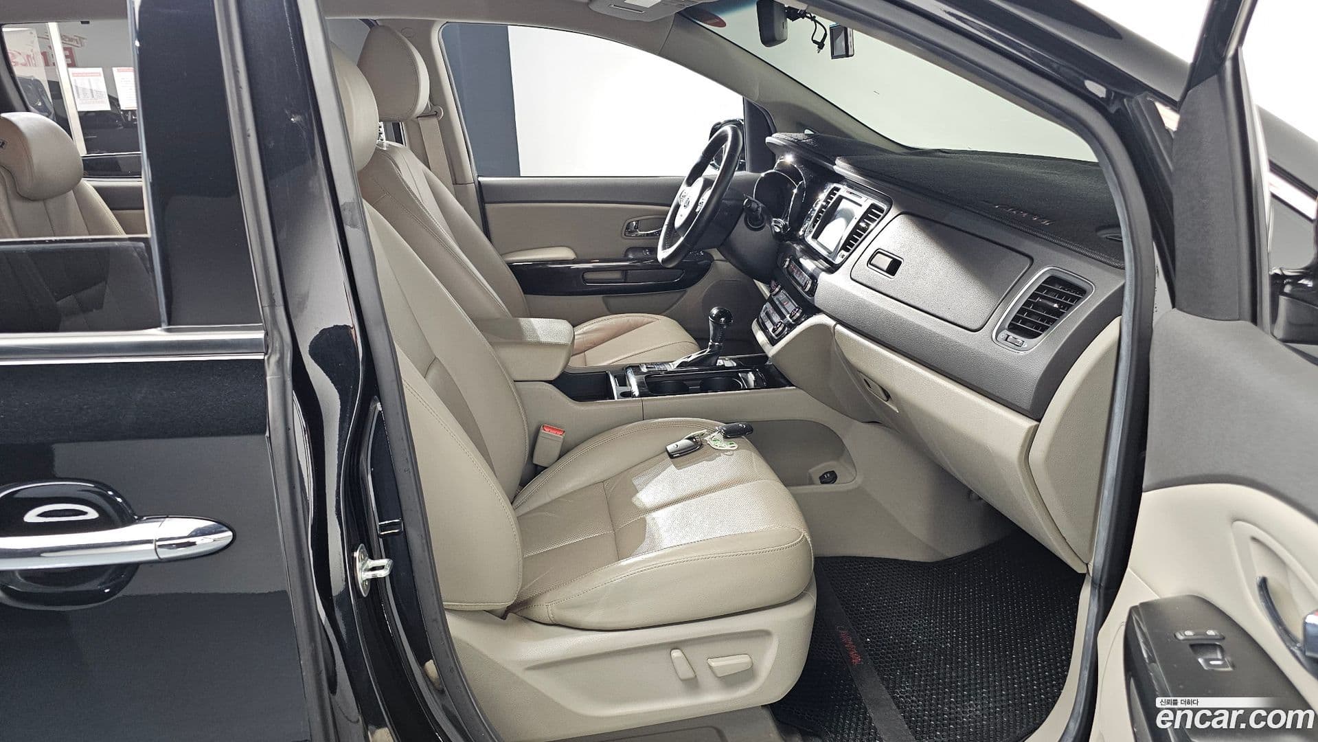 Main__Slider__Photo:Canival Kia 2015.9-10