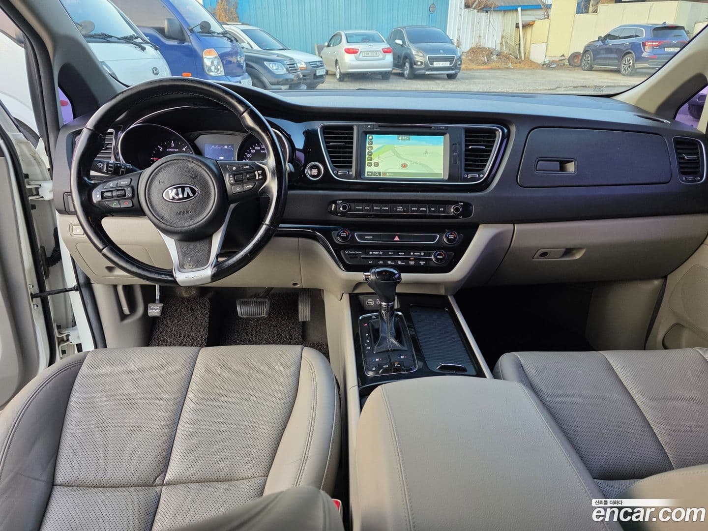 Main__Slider__Photo:Canival Kia 2015.8-10