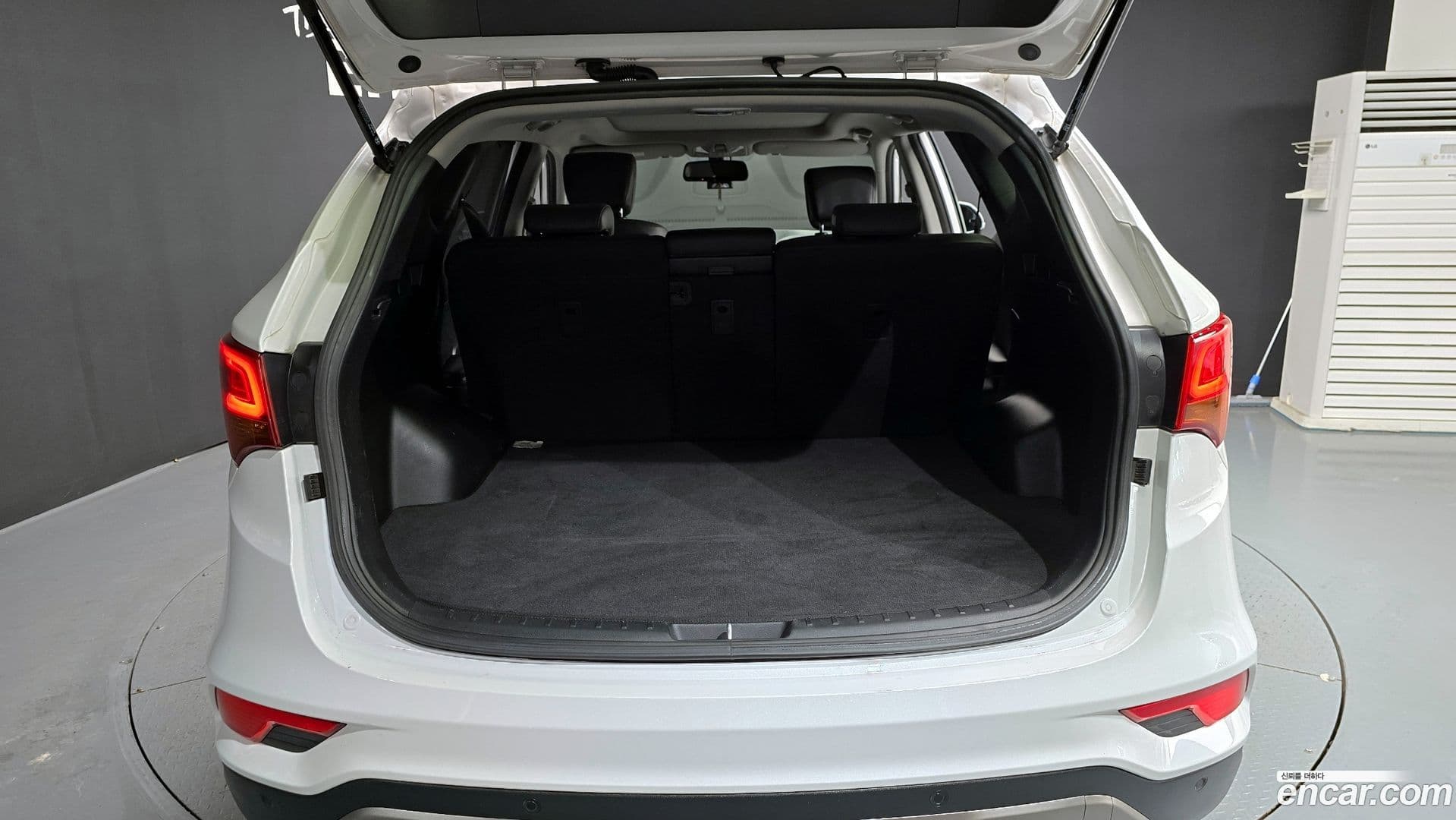 Main__Slider__Photo:Santafe Hyundai 2015.8-19