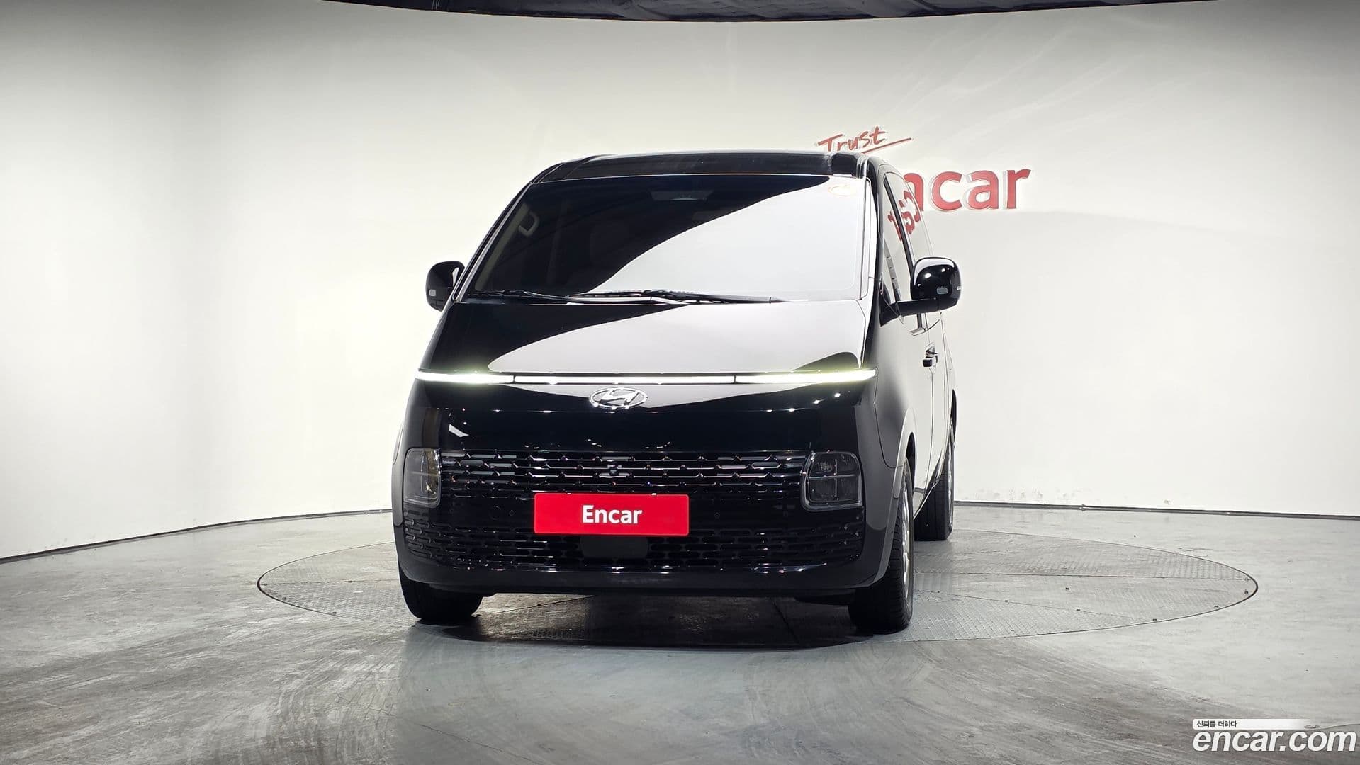 Main__Slider__Photo:Staria Hyundai 2023.10-2