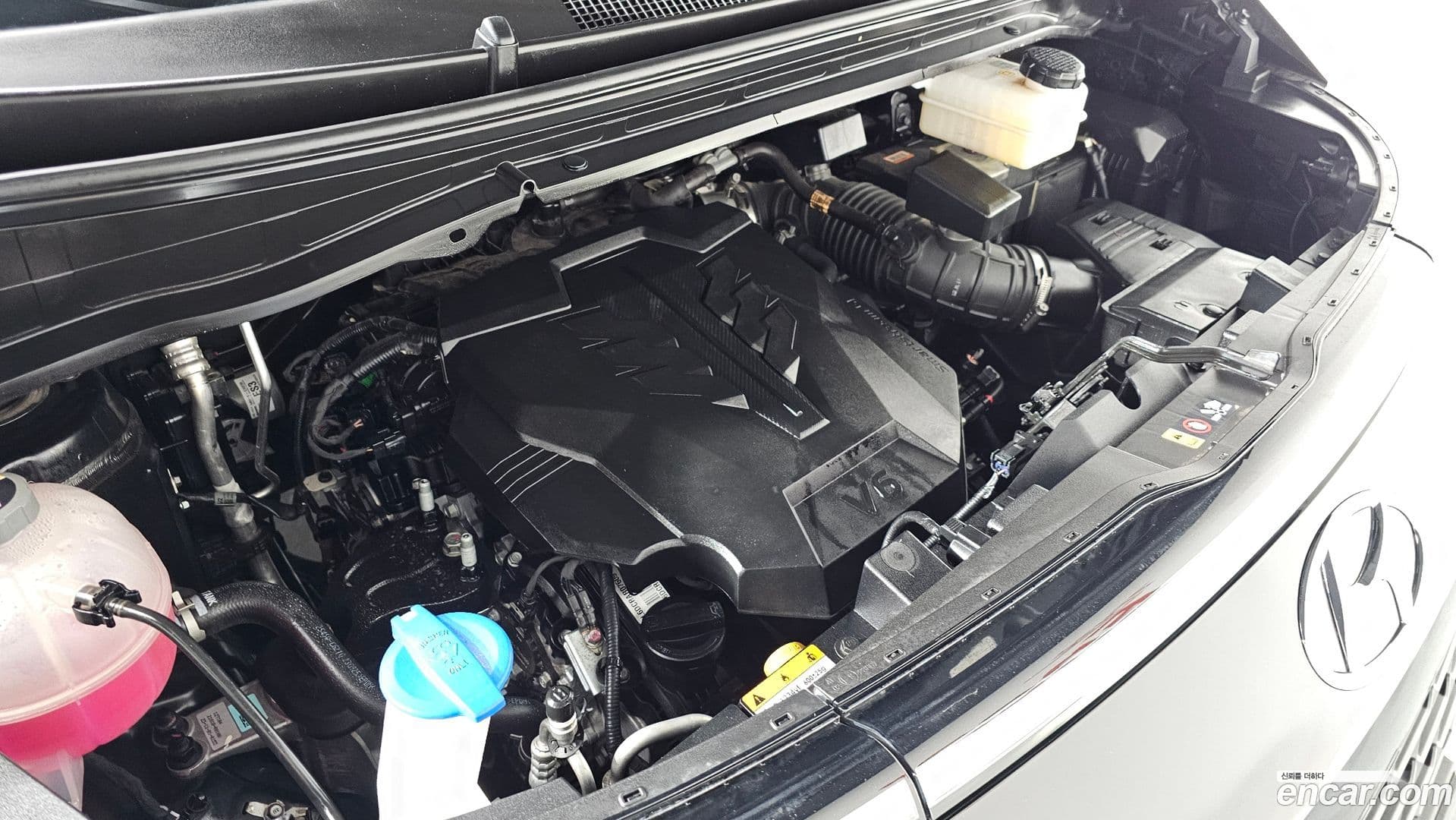 Main__Slider__Photo:Staria Hyundai 2023.10-5