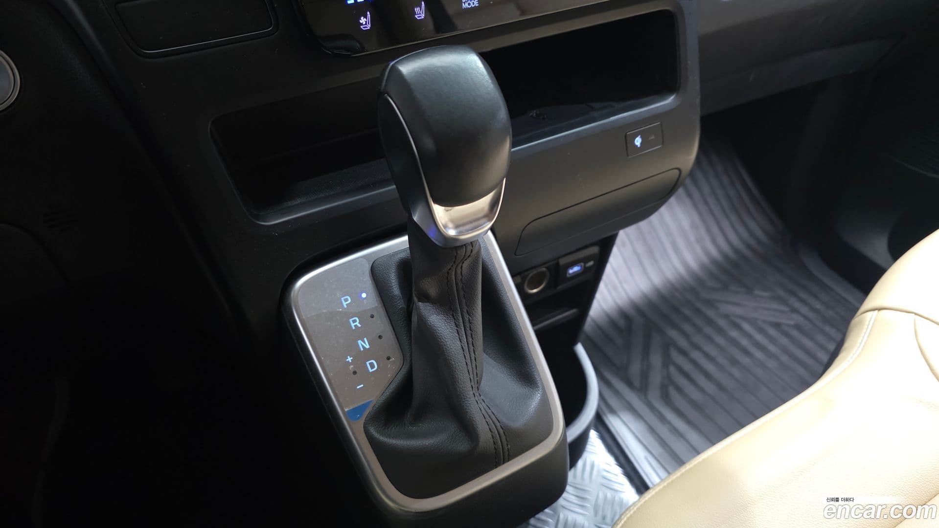 Main__Slider__Photo:Staria Hyundai 2023.10-8