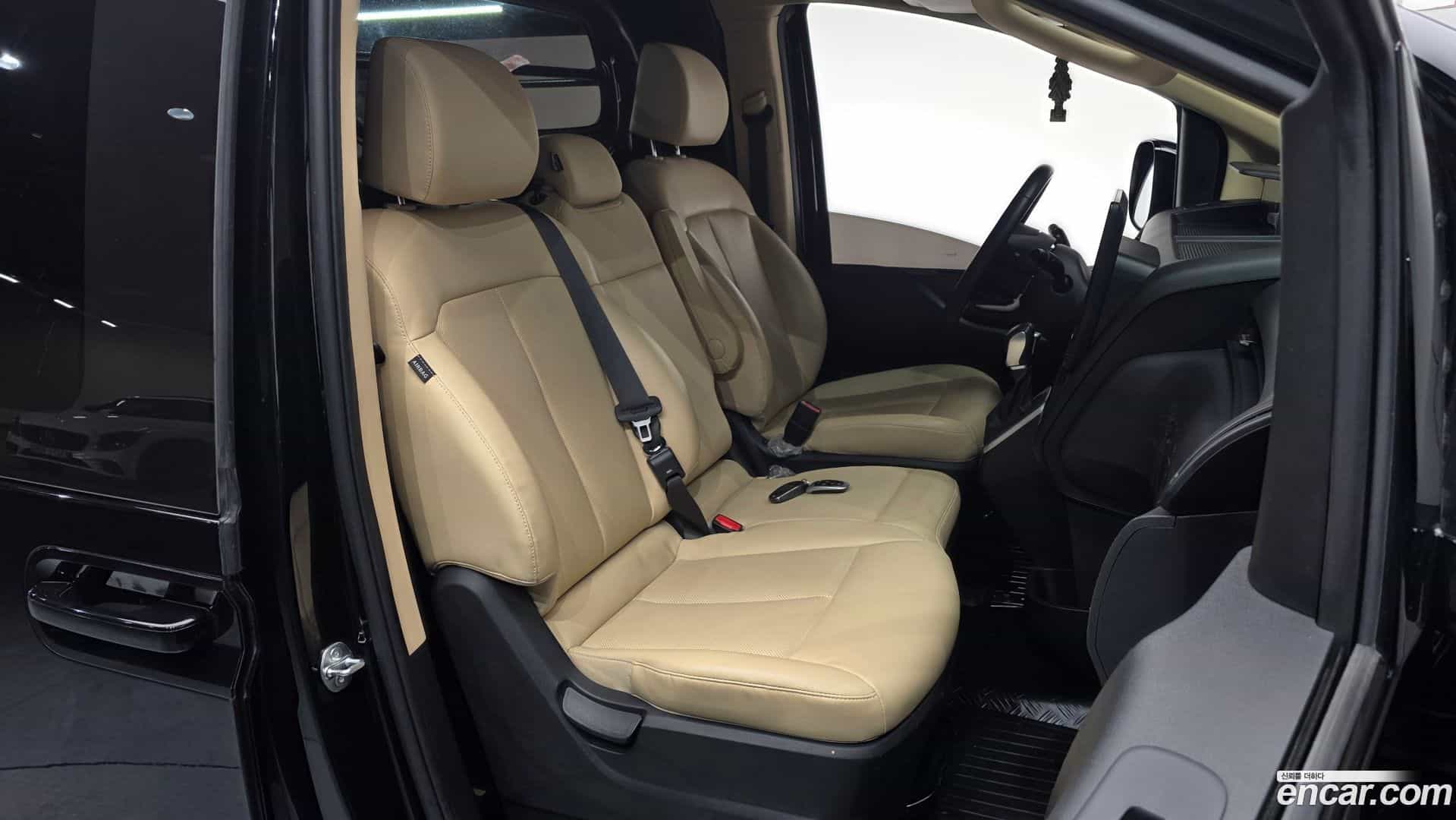 Staria Hyundai 2023.10-INNER-010