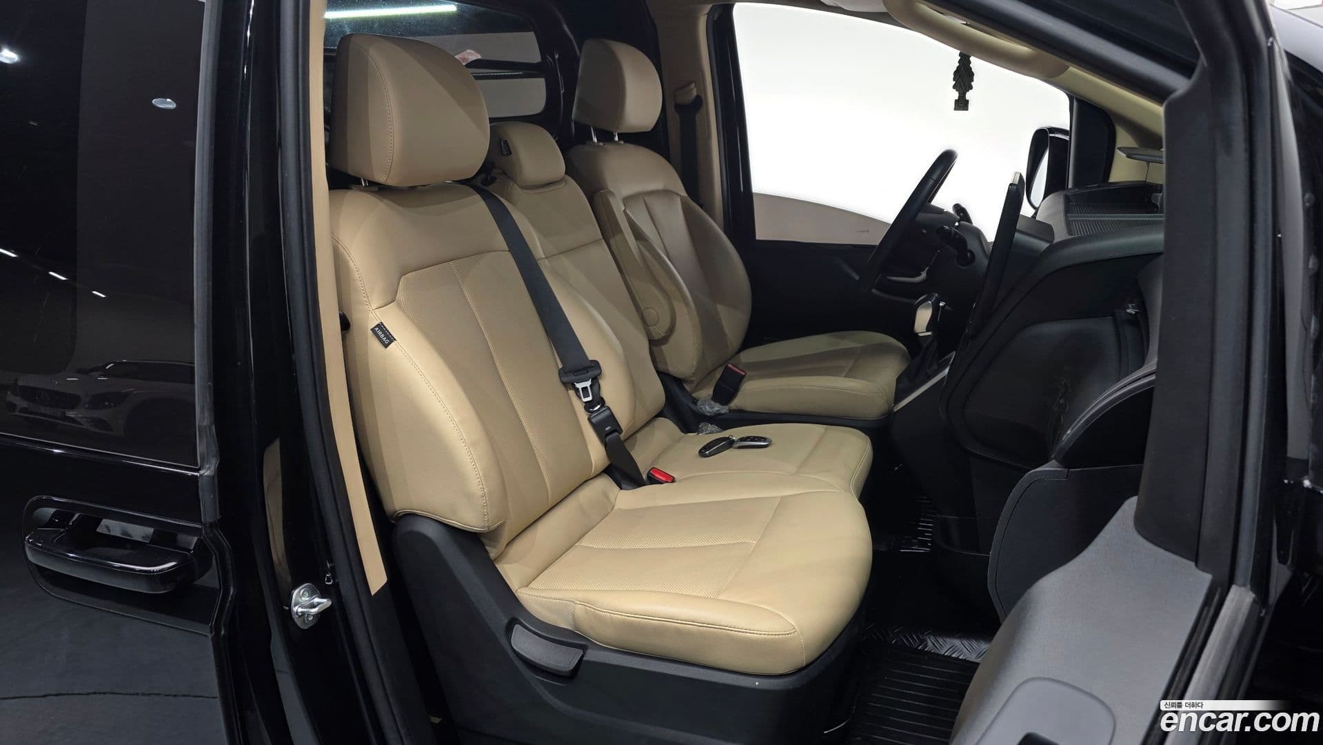 Main__Slider__Photo:Staria Hyundai 2023.10-9