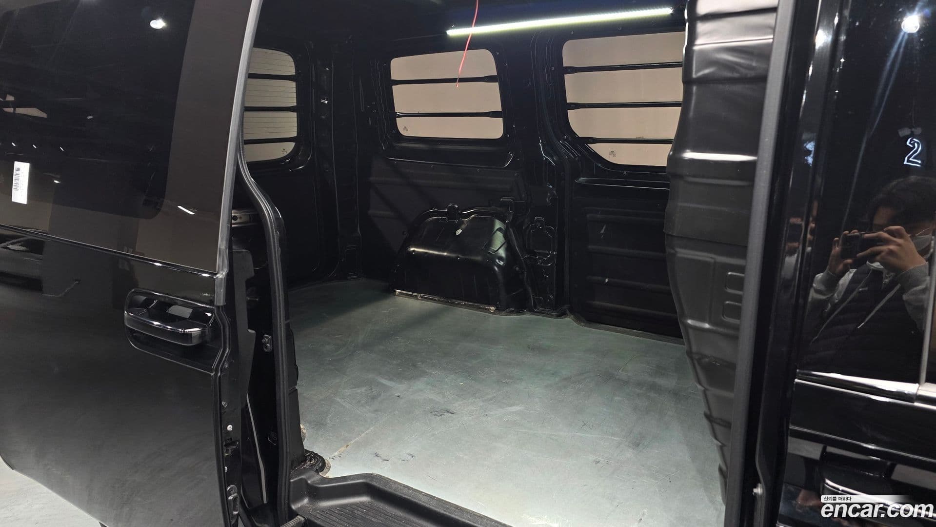 Main__Slider__Photo:Staria Hyundai 2023.10-17