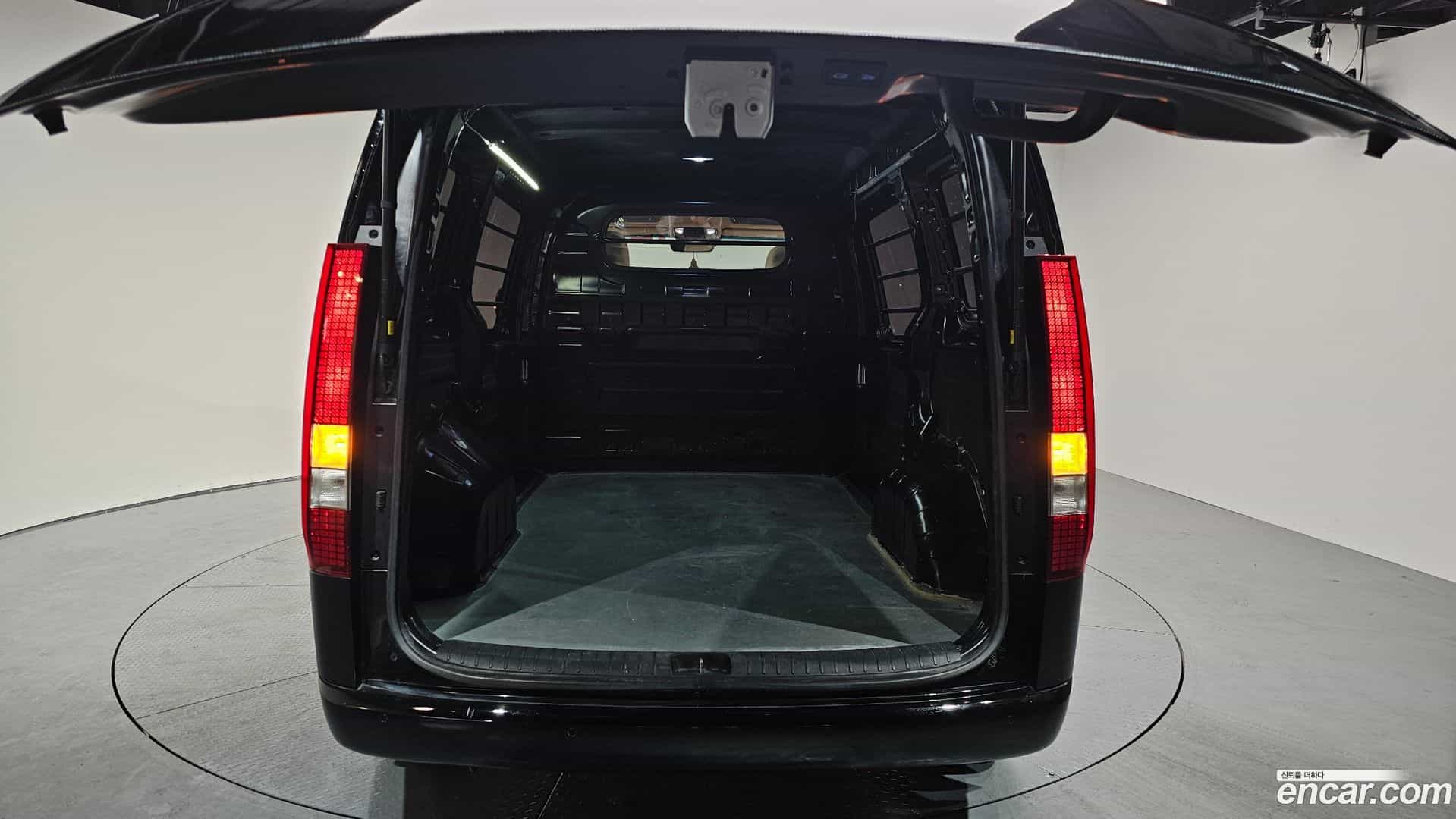 Staria Hyundai 2023.10-OPTION-023